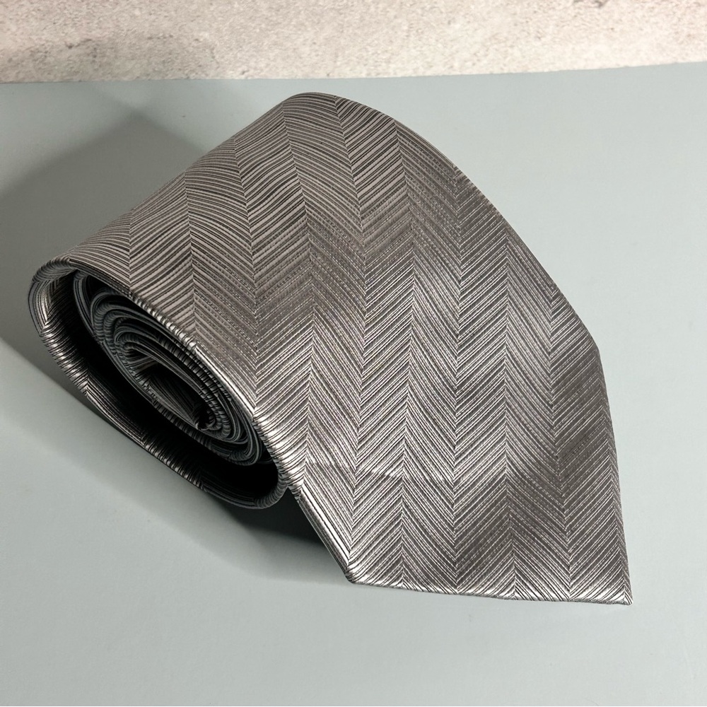 Boston Traders Silver Patterned 58” Silk Tie